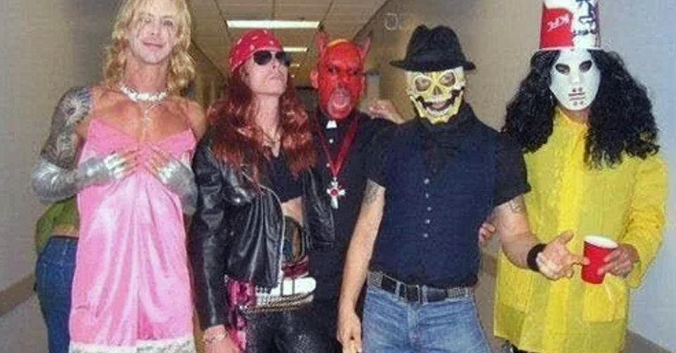 Velvet Revolver dresses as Guns N' Roses for Halloween